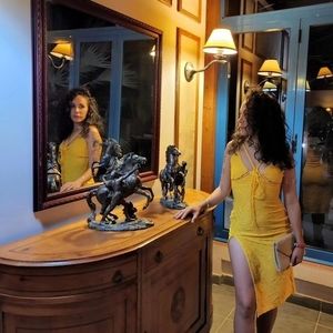 Meet your Posher, Yanira